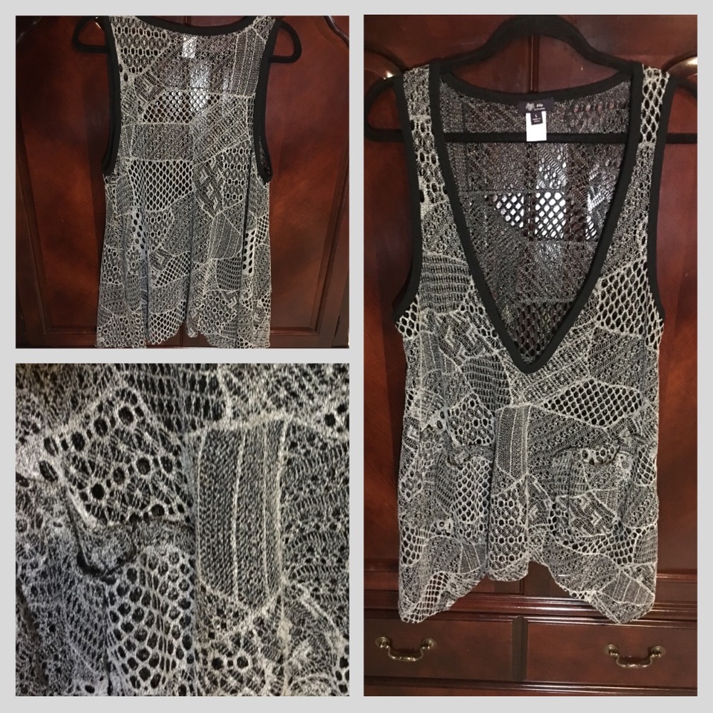 ‘Endless Possibilities’ Top